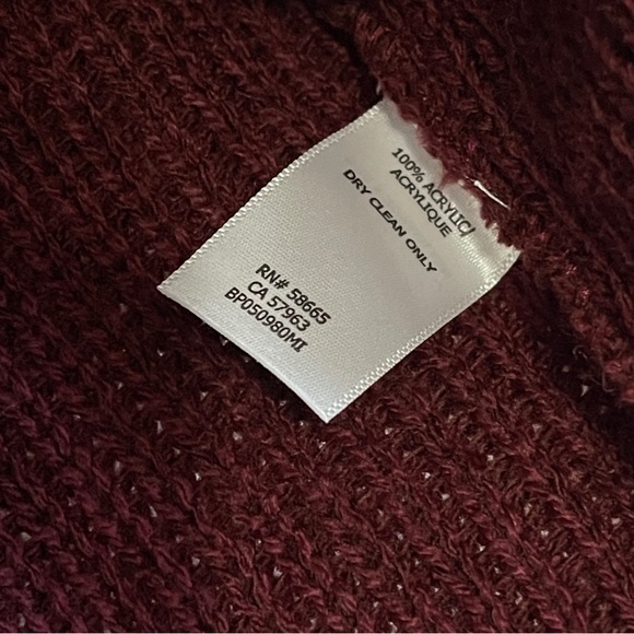 NWT Nordstrom BP Women’s Small Burgundy Fuzzy Furry Oversized V Neck Sweater - Picture 6 of 6